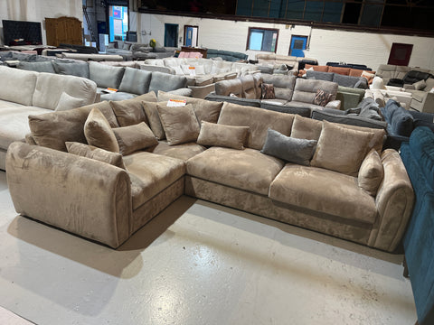 Mirabel small corner