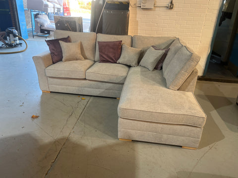 Chilli Chaise