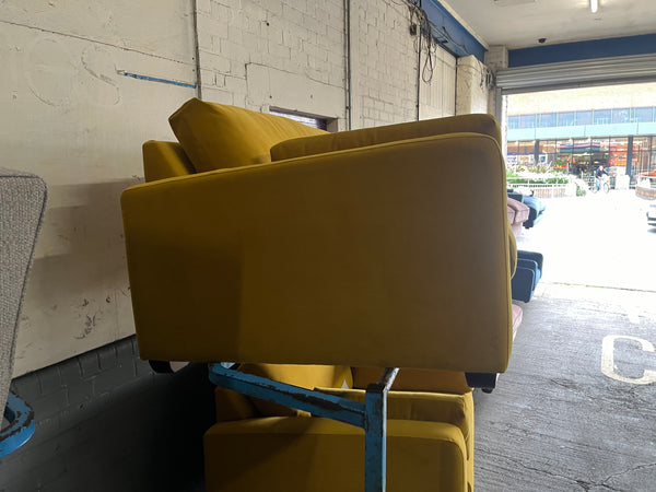 Large chair in Gold