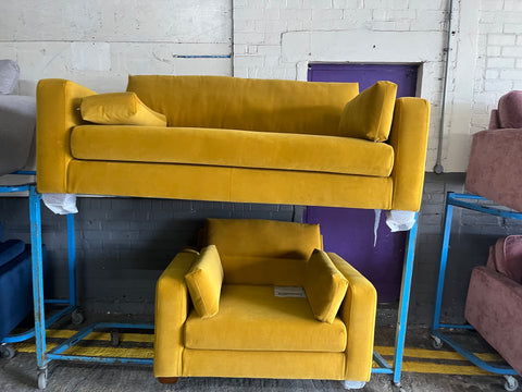 Large chair in Gold