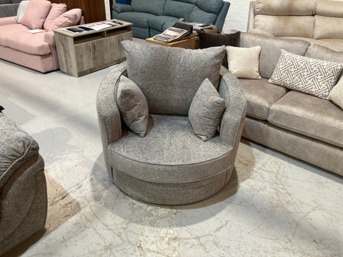 Small swivel chair in Legacy 17