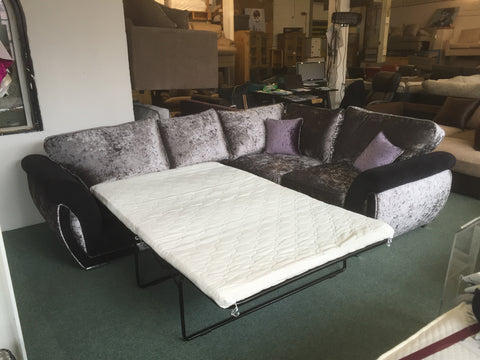Shannon Small Corner with Metal Action Pullout Sofabed.